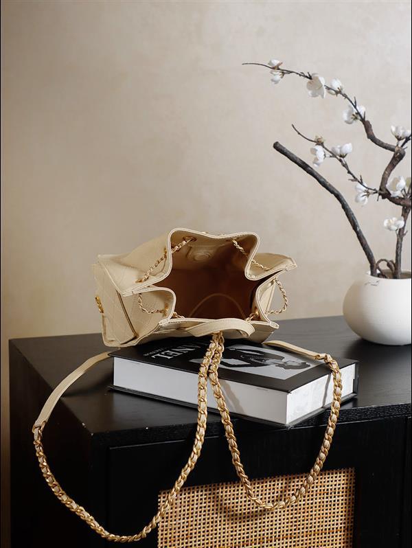 2026127213721872 900